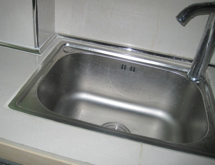 不锈钢瓷砖阳角线的妙用，可以做橱柜台面的挡水条也可做踢脚线包边哟[附图]-装修大本营-北海365网(beihai365.com)