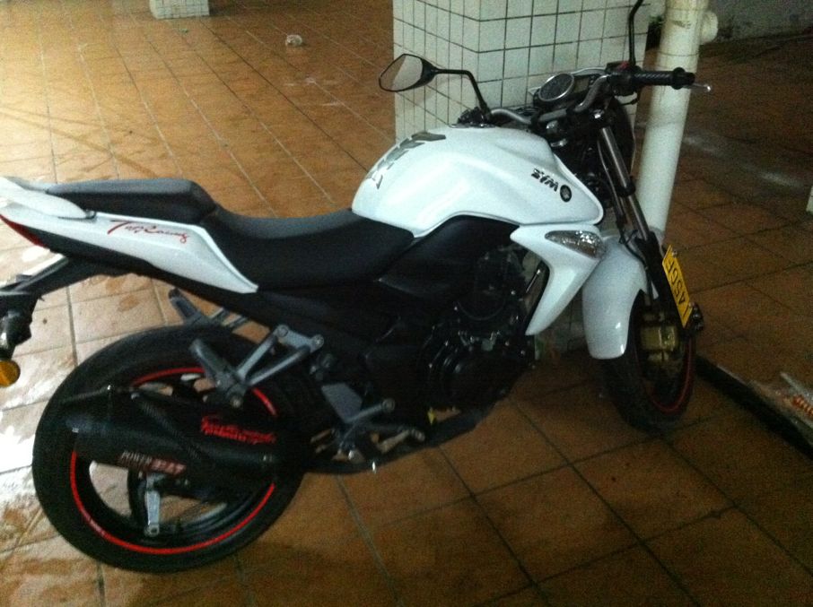 超帅跑车150CC,7500元送台湾进口头盔-摩托车