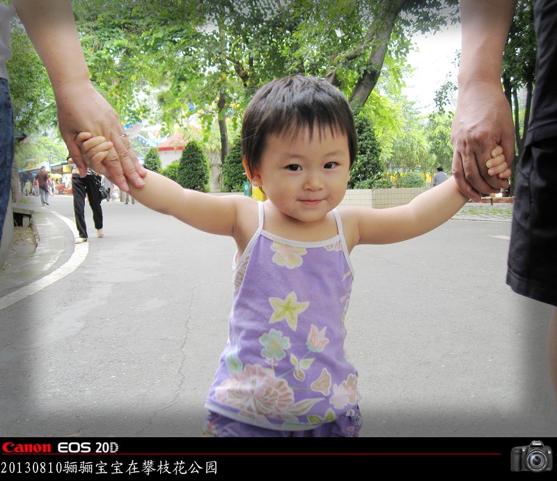 清秀<em>姐妹花</em>的精彩游园--<em>美女</em>与野兽-宝宝秀-北