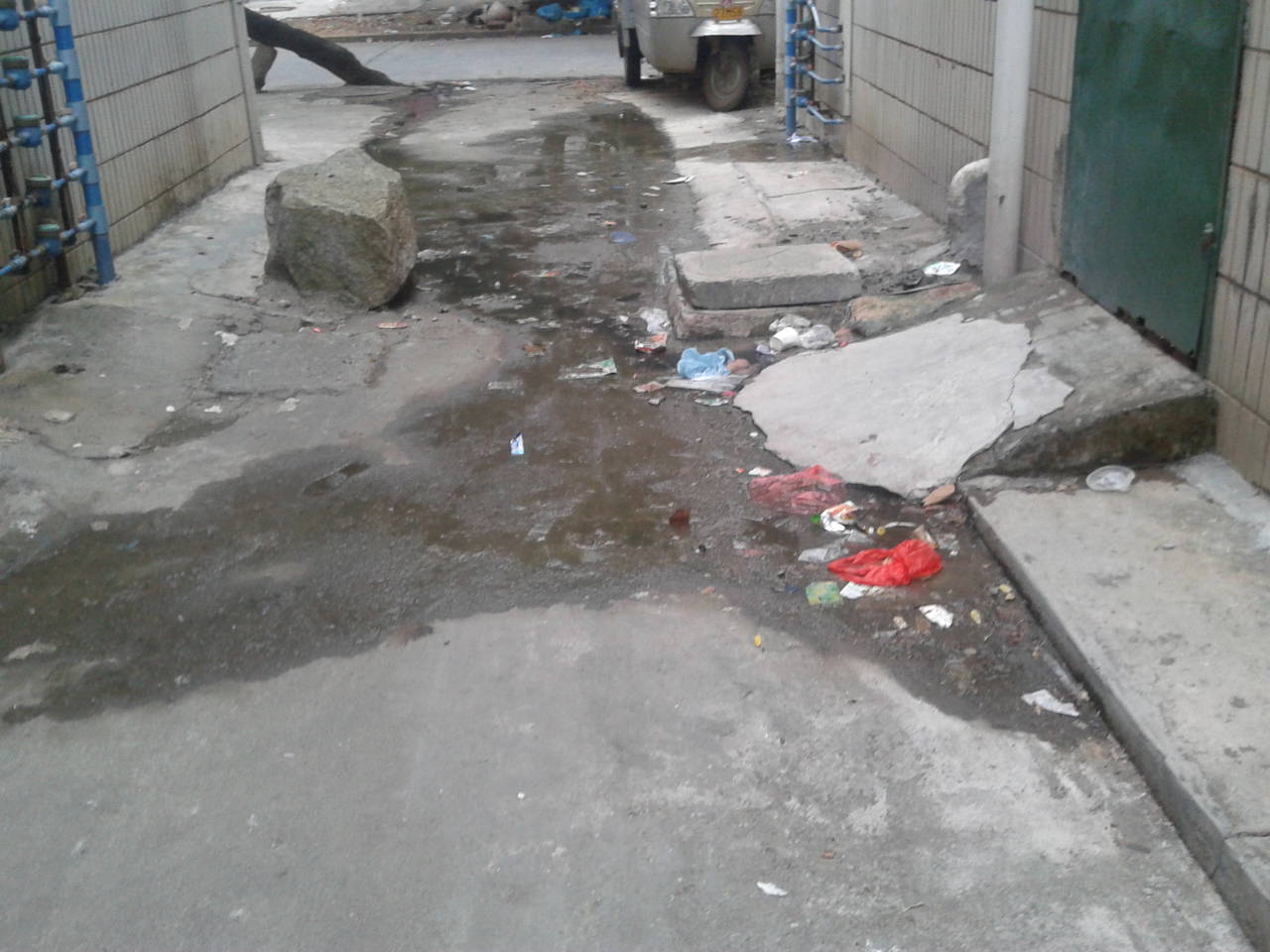 无物业管理的旧小区卫生谁来管?-北海时事开讲