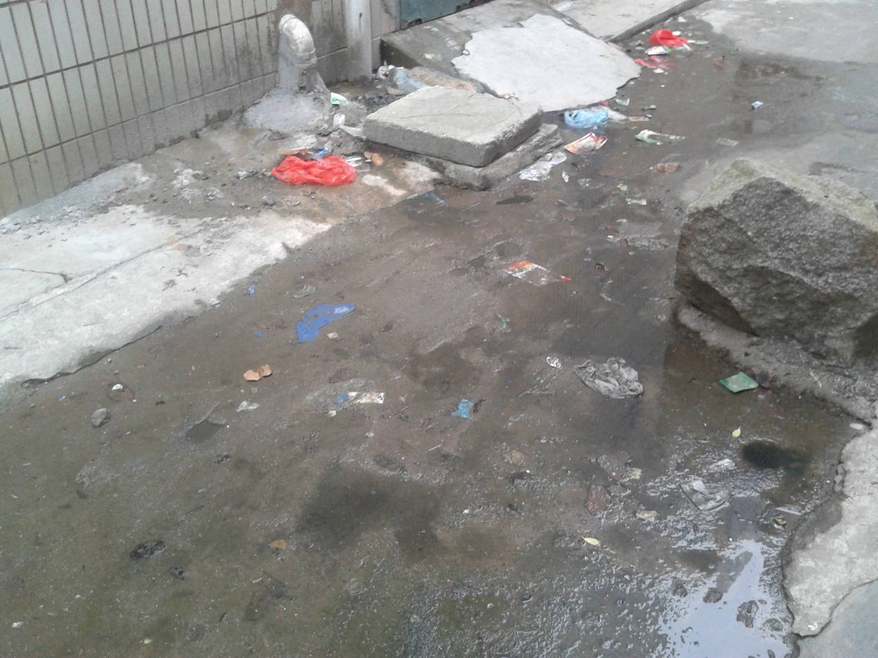 无物业管理的旧小区卫生谁来管?-北海时事开讲