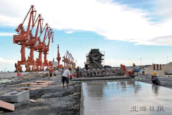 铁山港区码头港口泊位建设越来越像那么回事了