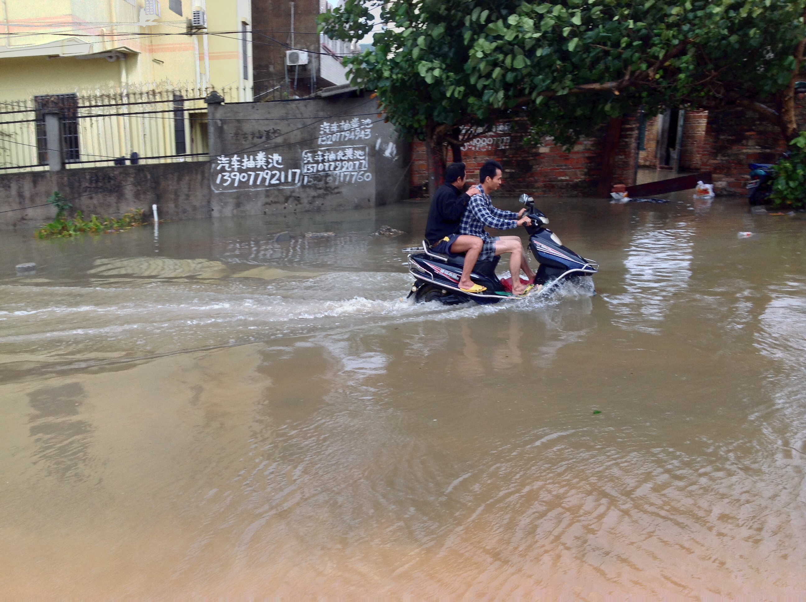 过去12小时内北海平均降雨量达180毫米,超过