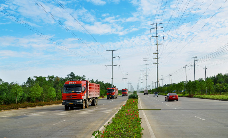 铁山港区的金山银山与绿水青山-北海时事开讲