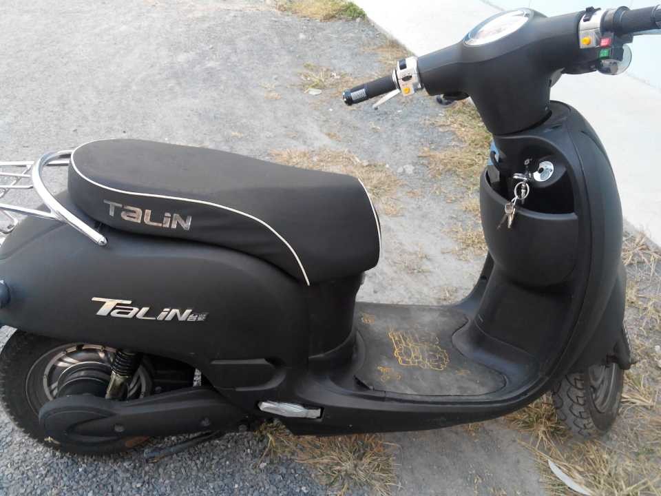 转台非常漂亮的台玲电动车,2200元-摩托车\/电