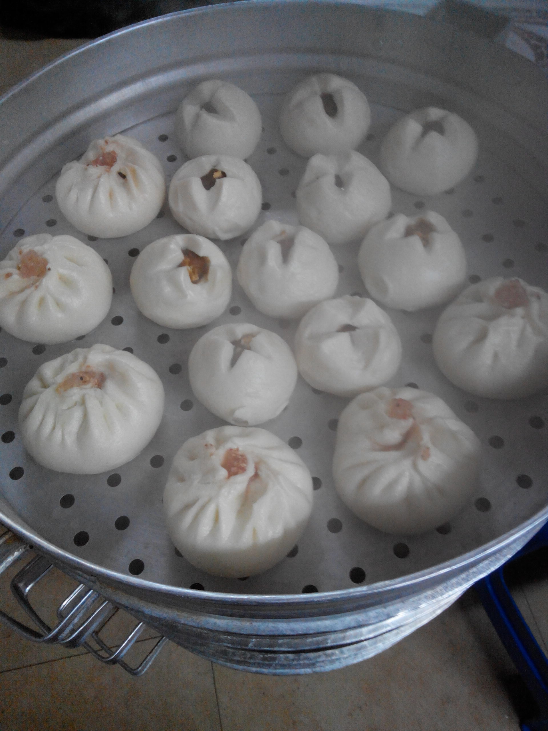 <em>照片</em>补充,<em>流沙</em>包生肉包只卖1块5,猪杂粉6块,一