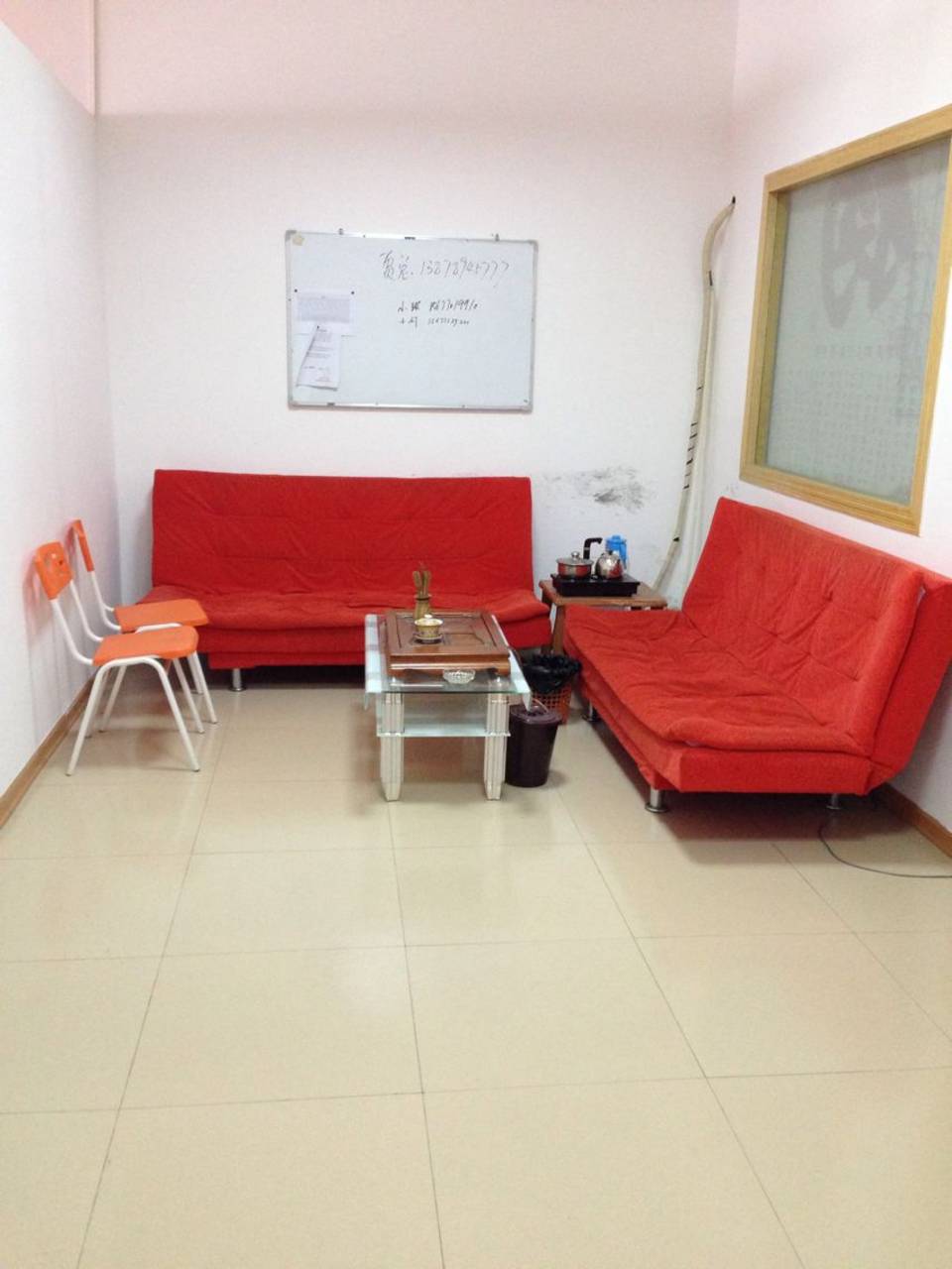 合租北京路重庆路明苑花园小区们出租一办公室