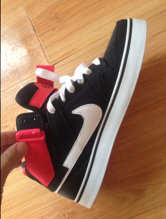 出售一对亲戚在美国带回来的耐克板鞋-箱包鞋