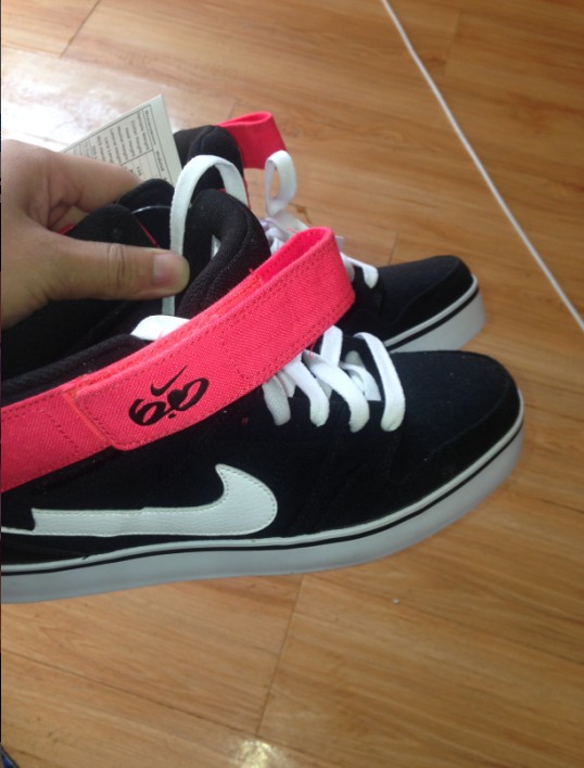 出售一对亲戚在美国带回来的耐克板鞋-箱包鞋