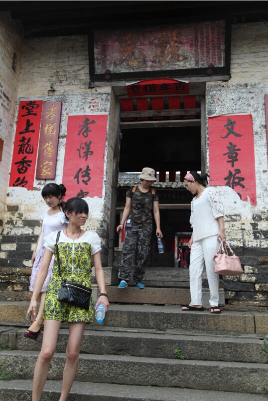 大芦村劳氏古宅,被称为"广西楹联文化第一村",据说现古宅中保存有305