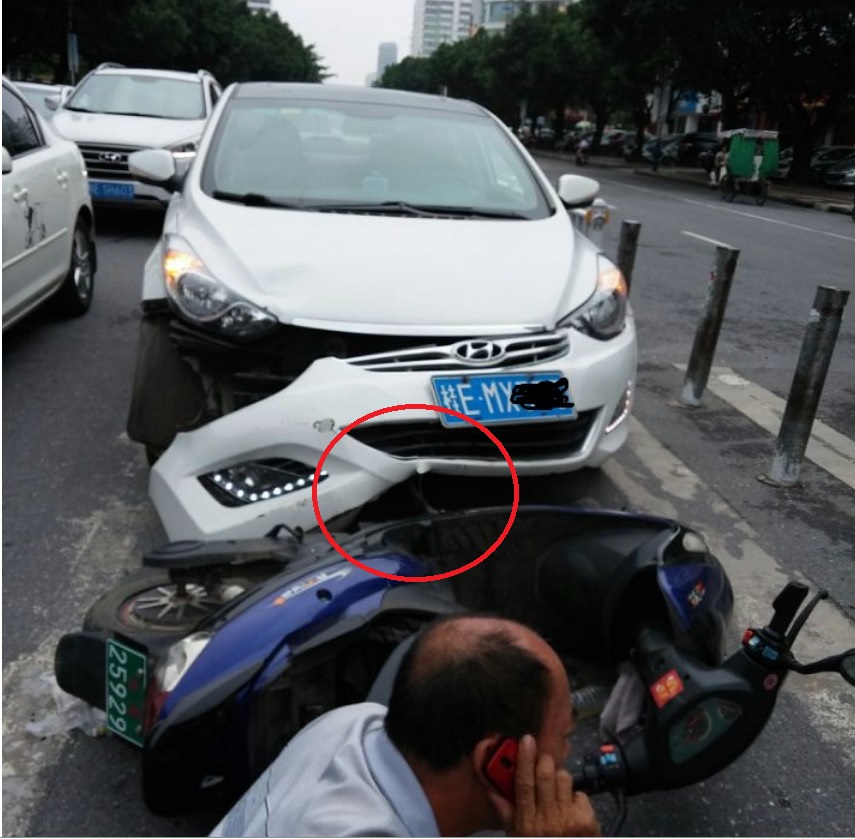 北京路长青东路电动车VS现代-北海时事开讲-北