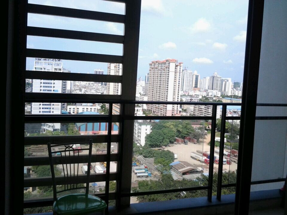 北部湾西路欣海大厦一房一厅标准一样17楼 12