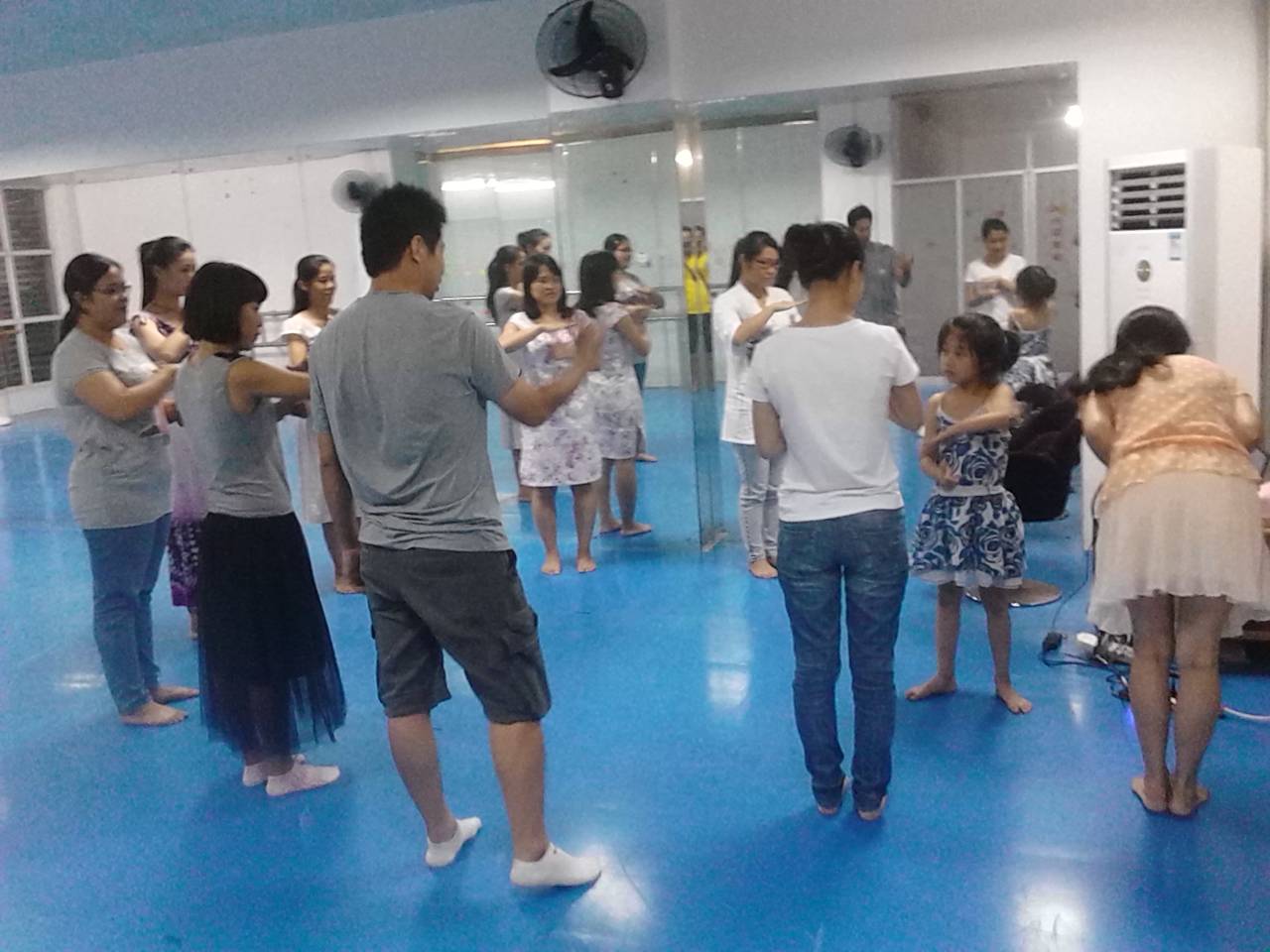 【总结】《感恩的心》手语歌第一次排练结束,