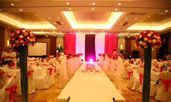 南洋国际大酒店承接各种婚宴,酒席,寿宴,新居宴