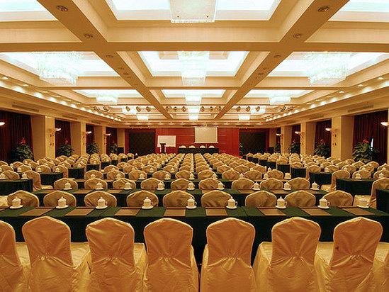 南洋国际大酒店承接各种婚宴,酒席,寿宴,新居宴