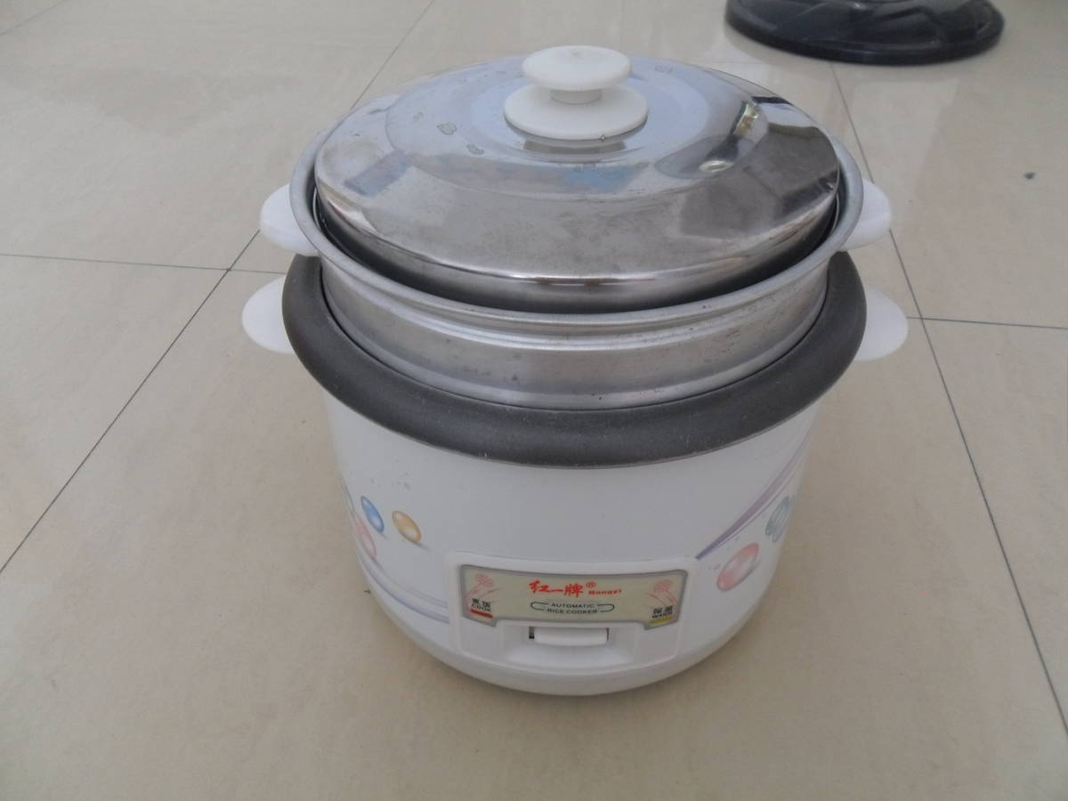 帮要离开北海的老乡转卖3个锅,电饭锅,炒菜大