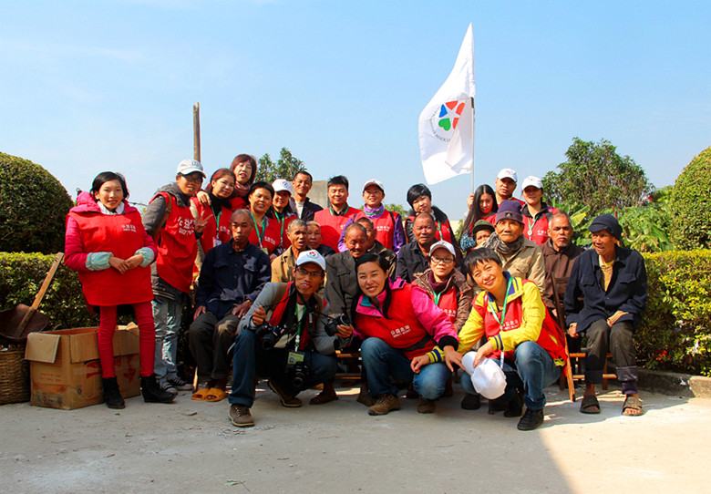 【总结】冬日东村敬老院服务--志愿者生日与老