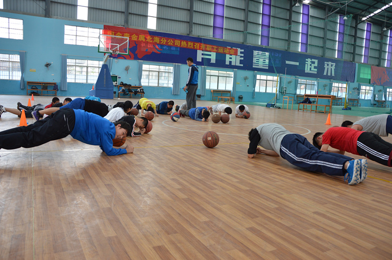 HDH篮球俱乐部2015年寒假冬令营开训啦~欢迎