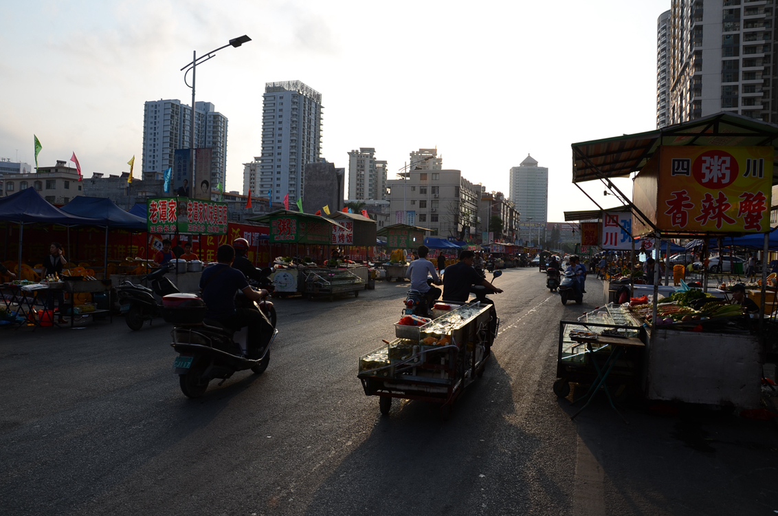 路过看看黄昏的长青路夜市一条街-北海时事开讲-北海365网(beihai365.