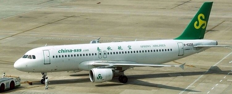 中新广西网2月28日 3月1日起,瑞丽航空恢复北海至昆明往返航班。 北海-昆明往返航班具体为: 航班号:DR6523/DR6524 时 间:19:20从昆明起飞,20:50到北海;21:30从北海起飞,23:05到昆明。 班 期:3月份每周三、五、七执行,换季之后4月开始为每日一班。 机 型:波音737(经济舱共144座,不设头等舱)。 票 价:最低3折起,即¥310元(不含民航发展基金和燃油附加税)。 瑞丽航空公司2014年6月13日首次加盟北海机场,至2015年2月由于运力调配原因停航1个月。 =76