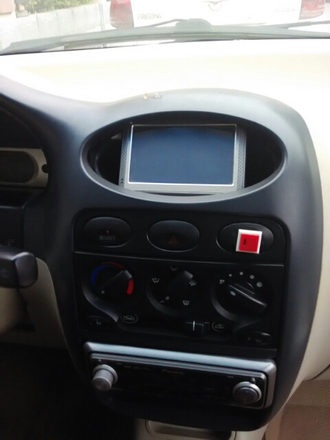 卖台QQ车,2万元包过户可小刀,车商和98积点口