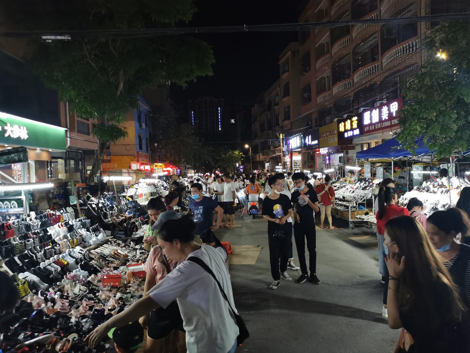 富贵路,北海不可替代的夜市街.