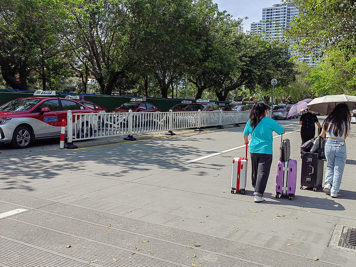 【实拍】三轮摩托车拉客_1920X1080_高清视频素材下载(编号:5398316)_实拍视频_光厂(VJ师网) www.vjshi.com