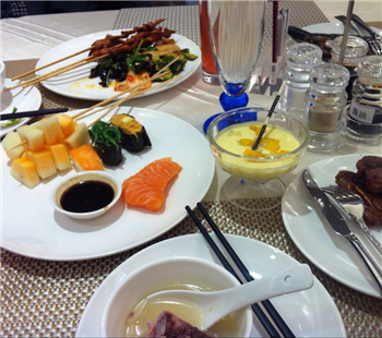 吃<em>牛排</em>的<em>美女</em>_<em>美女私房菜牛排</em>_吃牛排的正确