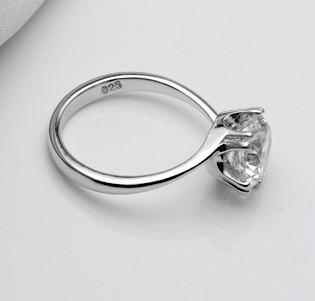 梦到戴上白金戒指，解锁内心深处的愿望与自我认同