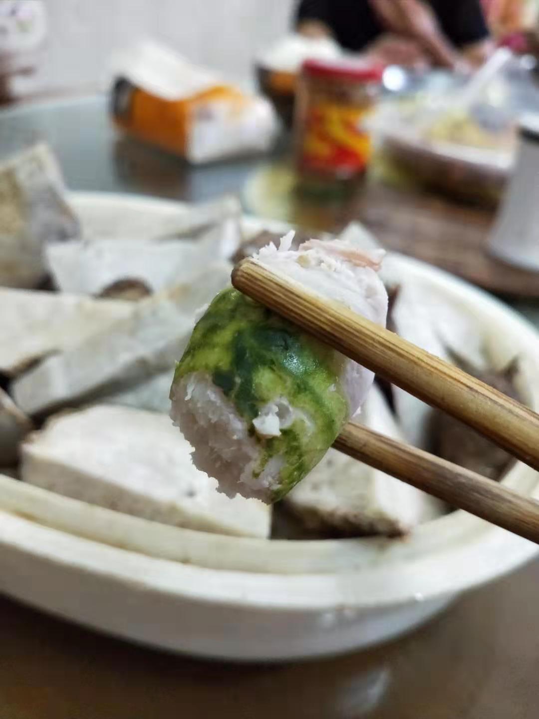 煮熟的芋头都发绿了还能吃吗?这是什么原因?