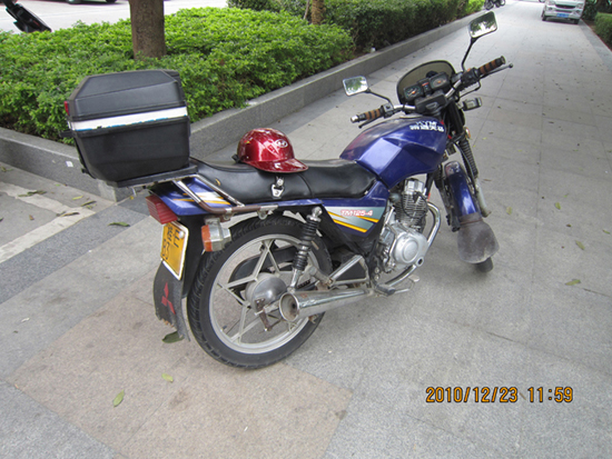 转让:一辆04年精通天马摩托车,2000元(实物图)
