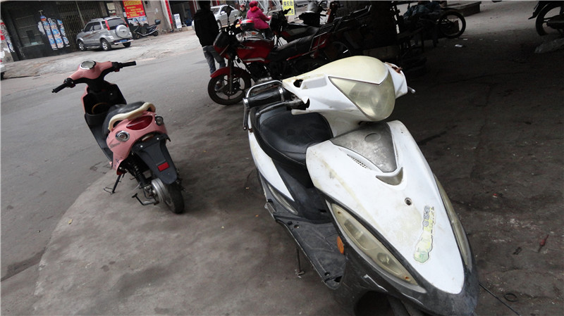 转让:两辆电动车 (实物图)