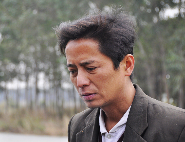 黄父无奈的表情