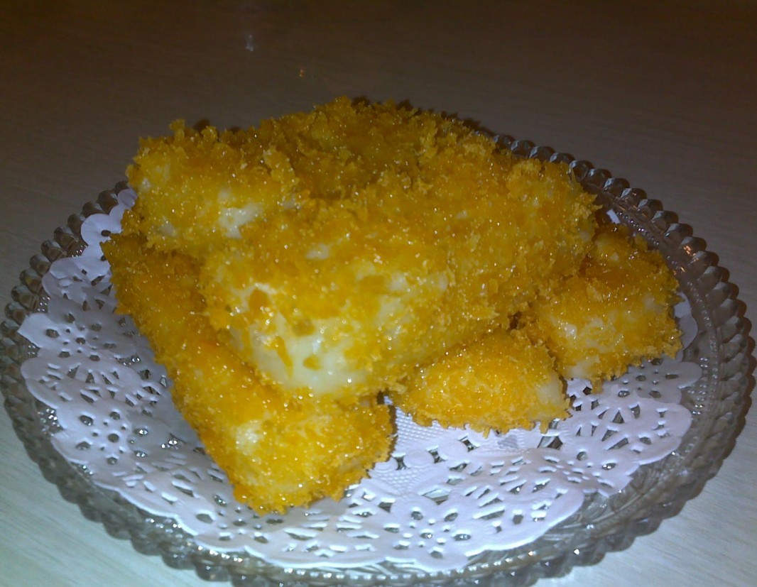 脆皮奶酥 采用上等牛奶 精制而成,外酥里嫩,香甜可口.