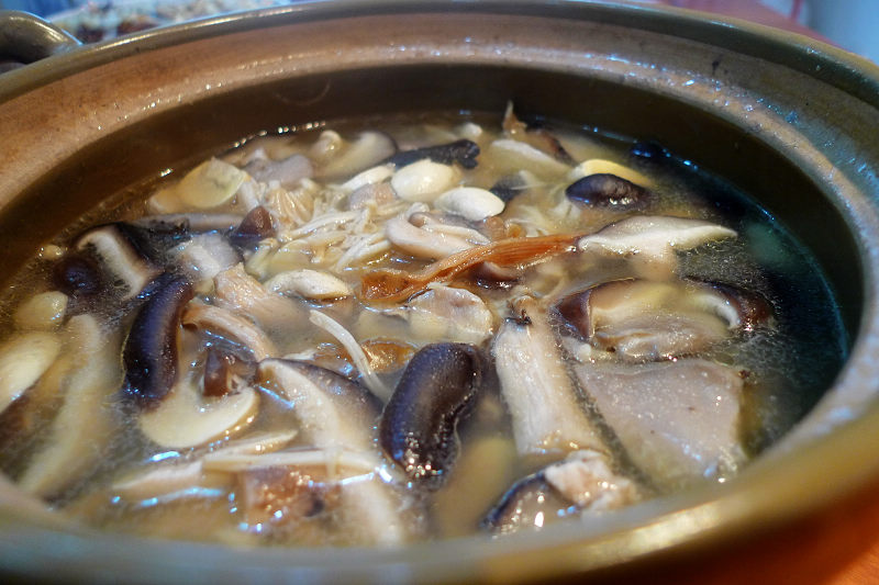 杂菇煲