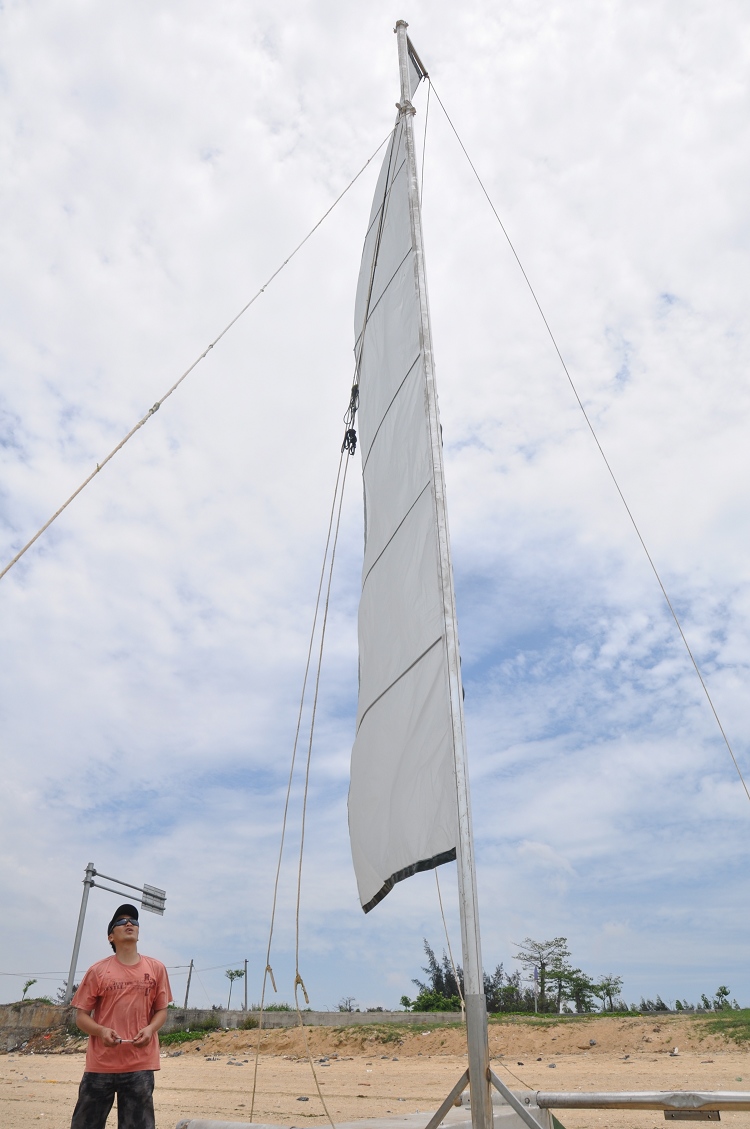 五一假期乘diy双体帆船出海游玩,有n多北岸海岸线的图片(从不同角度看