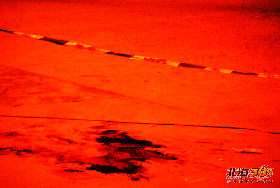 现场留下一大滩血.