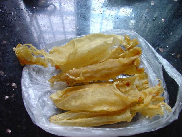 我来给大家演示一遍用水发花胶的全过程(图文并茂)