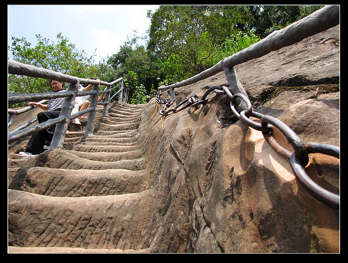 64楼2011-09-27 23:45复制本楼地址|举报|只看该作者接着是"丹梯铁索"