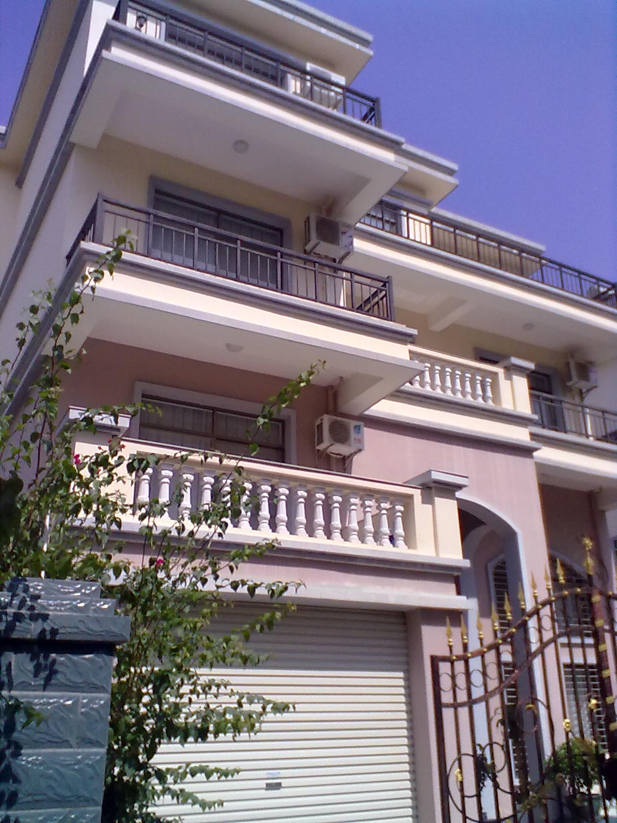 海天花园独体别墅8房4厅,5000元/月