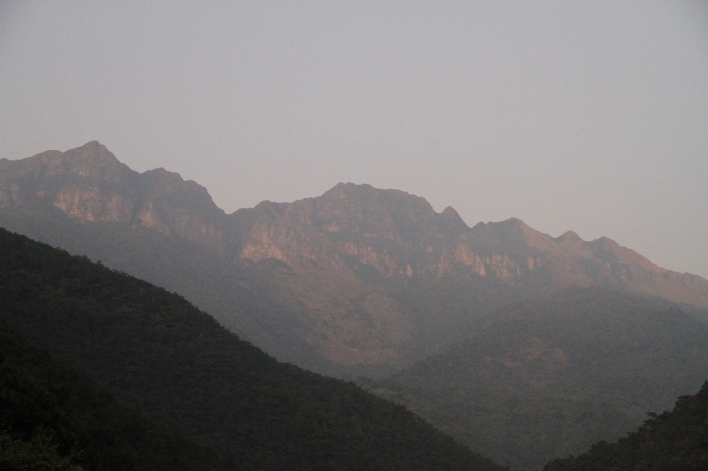 迷恋险峰 难解的登顶情结-深秋上大明山龙头峰