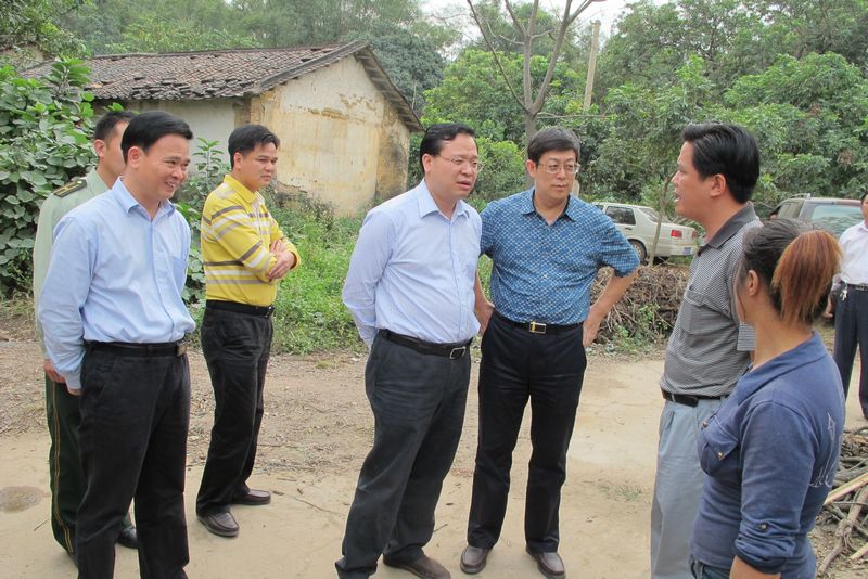 领导下乡检查 整治"私炮"工作