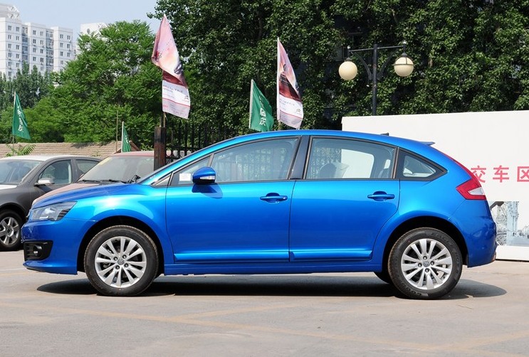 雪铁龙两厢新世嘉北海上市售价10681458万元实拍周末北部湾广场车展