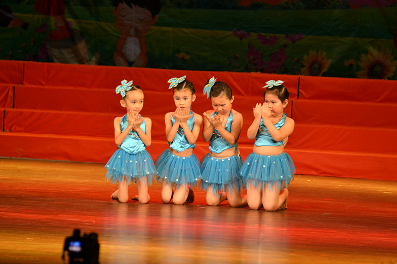 学前班舞蹈《嘚啵嘚啵》