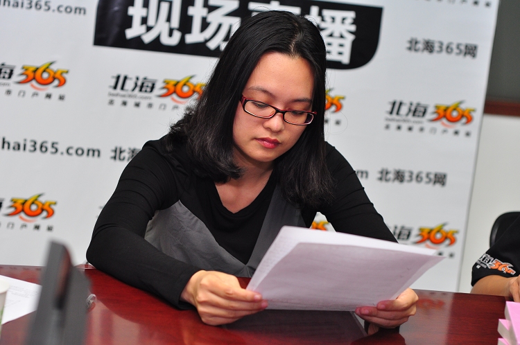 嘉宾在线访谈北海80后女作家劳婧华做客北海365网与网友分享她的写作