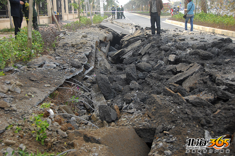 金海岸大道地下高压电缆管道爆炸,现场没有闻到液化气味