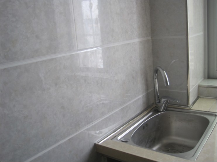 (6月24日更新新内容)自制全瓷砖橱柜用不锈钢包角线做内挡水条的尝试