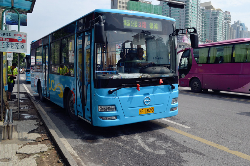 3路空調公交車開通竟然還有語音系統報站乘坐銀灘線比以前更舒服了