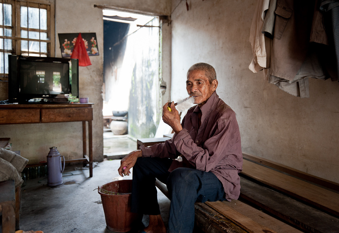 2013年09月15日建兴义工团合浦洪潮江敬老活动总结