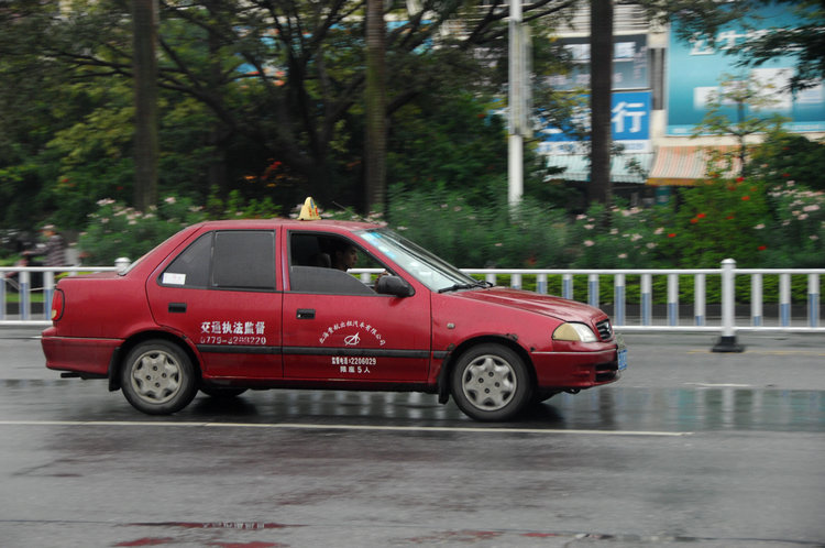 大家給整頓出租車支支招順便看看人家外國如何規範出租車